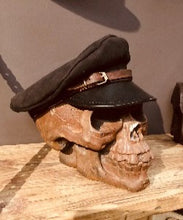 Laden Sie das Bild in den Galerie-Viewer, Burschenkappe / Kappe / Lederkappe