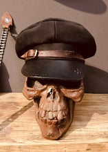 Laden Sie das Bild in den Galerie-Viewer, Burschenkappe / Kappe / Lederkappe