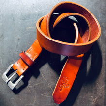 Laden Sie das Bild in den Galerie-Viewer, Gürtelriemen „The Giant“ Gürtel 6,5mm