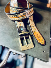 Laden Sie das Bild in den Galerie-Viewer, Exklusiver Gürtel !Einzelstück! Wellen Gürtel
