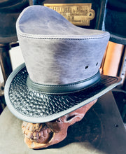 Laden Sie das Bild in den Galerie-Viewer, Zylinder Hut !EINZELSTÜCK! &quot;der Schräge