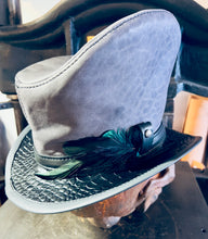 Laden Sie das Bild in den Galerie-Viewer, Zylinder Hut !EINZELSTÜCK! &quot;der Schräge