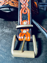 Laden Sie das Bild in den Galerie-Viewer, Exklusiver Gürtel !Einzelstück! Celtic Bullenleder Gürtelriemen