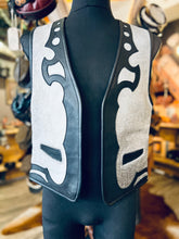 Laden Sie das Bild in den Galerie-Viewer, Lederweste !Einzelstück! &quot;Fellweste&quot;