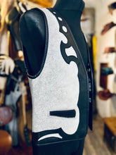 Laden Sie das Bild in den Galerie-Viewer, Lederweste !Einzelstück! &quot;Fellweste&quot;