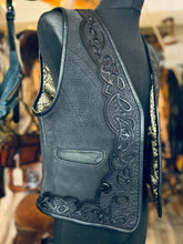 Laden Sie das Bild in den Galerie-Viewer, Lederweste !Einzelstück! &quot;Poseidon Tribal&quot; Wasserbüffel