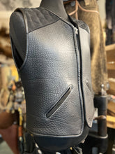 Laden Sie das Bild in den Galerie-Viewer, Lederweste !Einzelstück! &quot;High closed&quot;