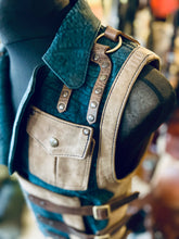 Laden Sie das Bild in den Galerie-Viewer, Lederweste !Einzelstück! &quot;Die Besondere&quot;