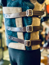 Laden Sie das Bild in den Galerie-Viewer, Lederweste !Einzelstück! &quot;Die Besondere&quot;