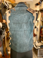 Laden Sie das Bild in den Galerie-Viewer, Lederweste !Einzelstück! &quot;Die Besondere&quot;