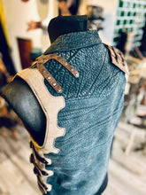 Laden Sie das Bild in den Galerie-Viewer, Lederweste !Einzelstück! &quot;Die Besondere&quot;